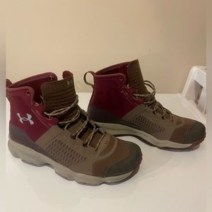 Women's Size 6.5 Under Armour Hiking Trail Boots